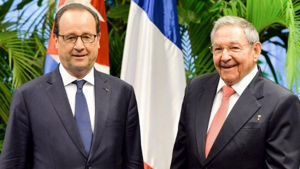 Raul Castro and Francoise Hollande