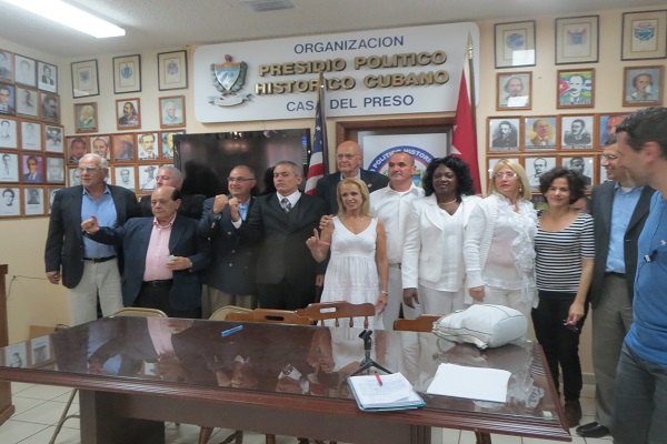 terroristas cubanos participan en Conferencia de Prensa la Casa del Preso en Miami