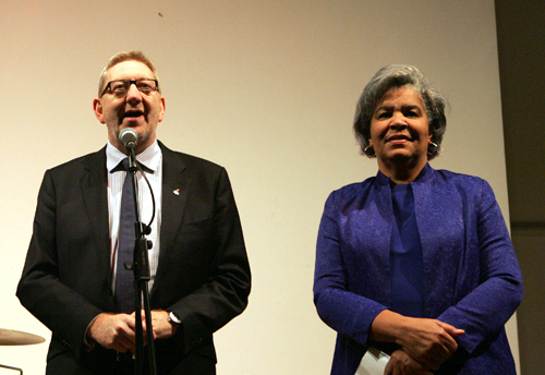 Esther Armenteros y Len McCluskey